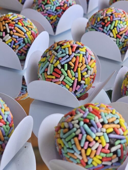 Brigadeiro colorido