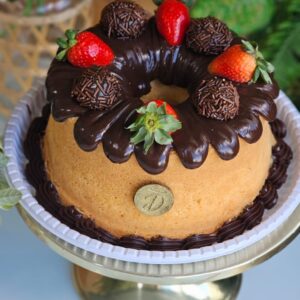 Bolo banhado de chocolate