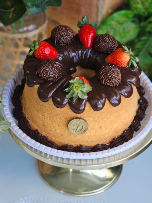 Bolo banhado de chocolate