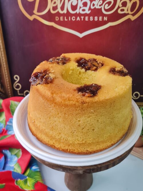 Bolo de Fubá com goiabada
