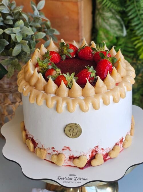 Torta Delícia de Morango com Sequilhos