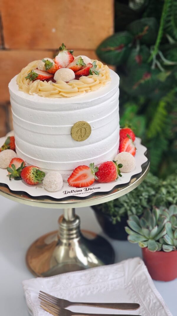 Torta Delícia de Ninho com Morango - Image 2