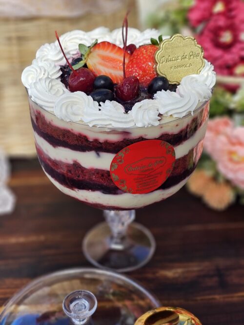 Taça Red Velvet com frutas Vermelhas